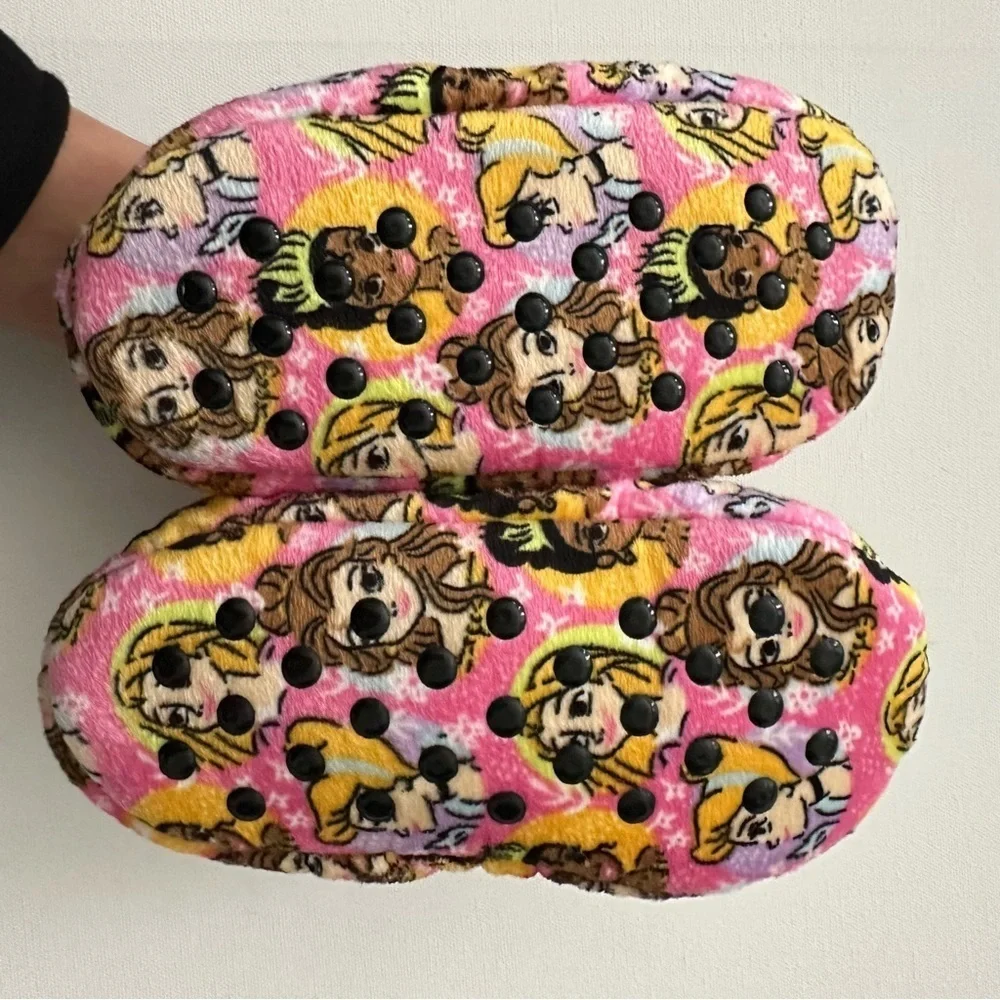 Disney Princesses Fuzzy Slipper Socks Size 3T-4T